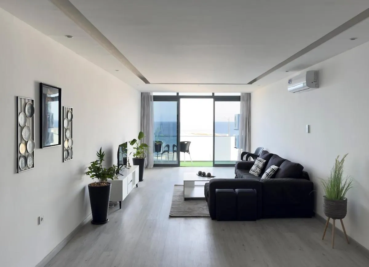3-Bdr Apt With Fantastic Seaview - Lcgr contacts
