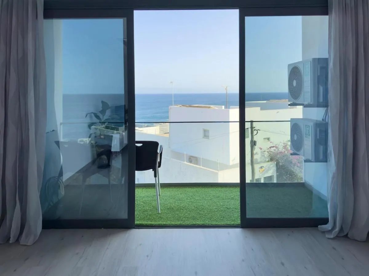 Apartment 3-Bdr Apt With Fantastic Seaview - Lcgr Praia